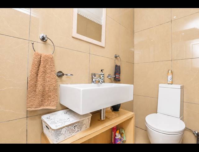 1 BEDROOM APARTMENT FOR SALE IN POINT WATERFRONT